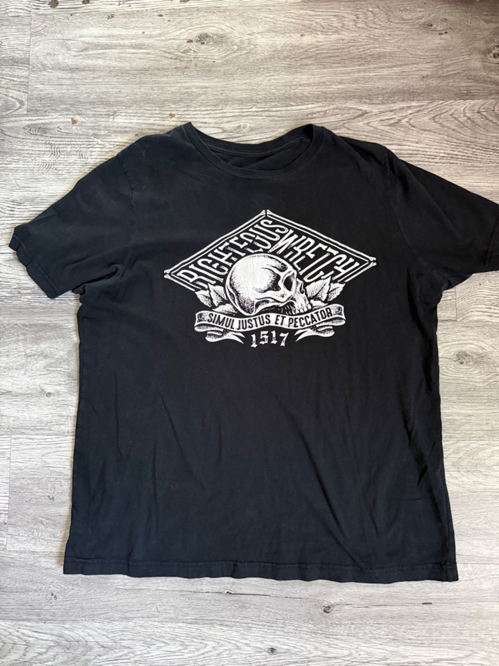 Black Short Sleeve Graphic Tee with Skull